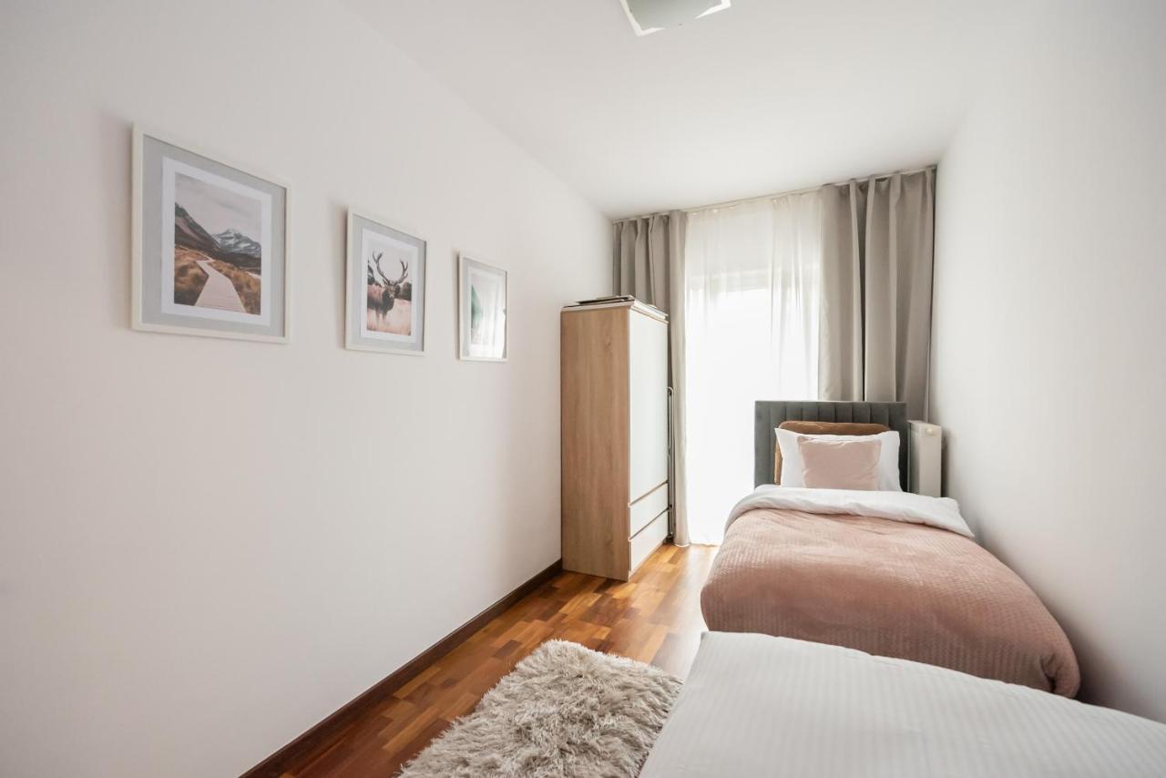 Wola Sunset Apartment Free Parking Varsovie Extérieur photo
